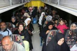 أهالي الاسرى أثناء الزيارة