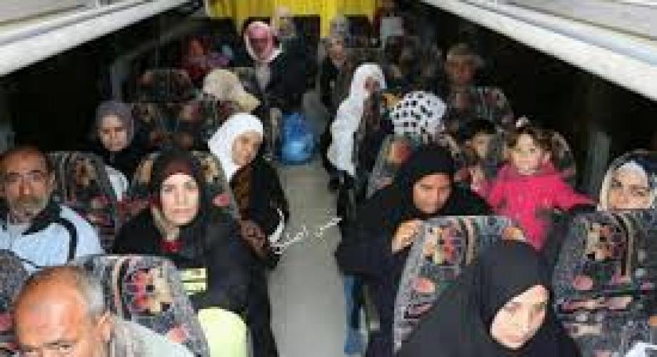 أهالي الاسرى أثناء الزيارة